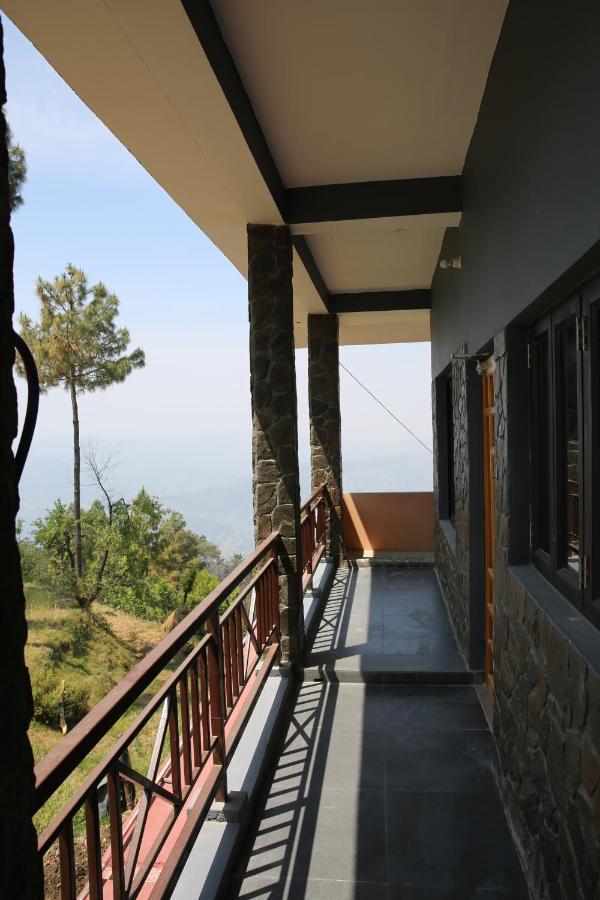 The Buransh Inn 알모라 외부 사진