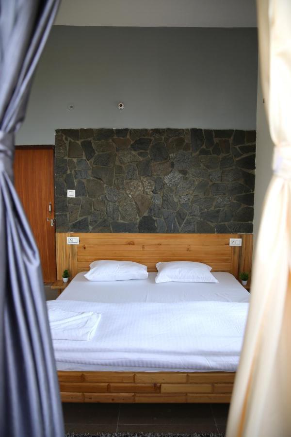 The Buransh Inn 알모라 외부 사진
