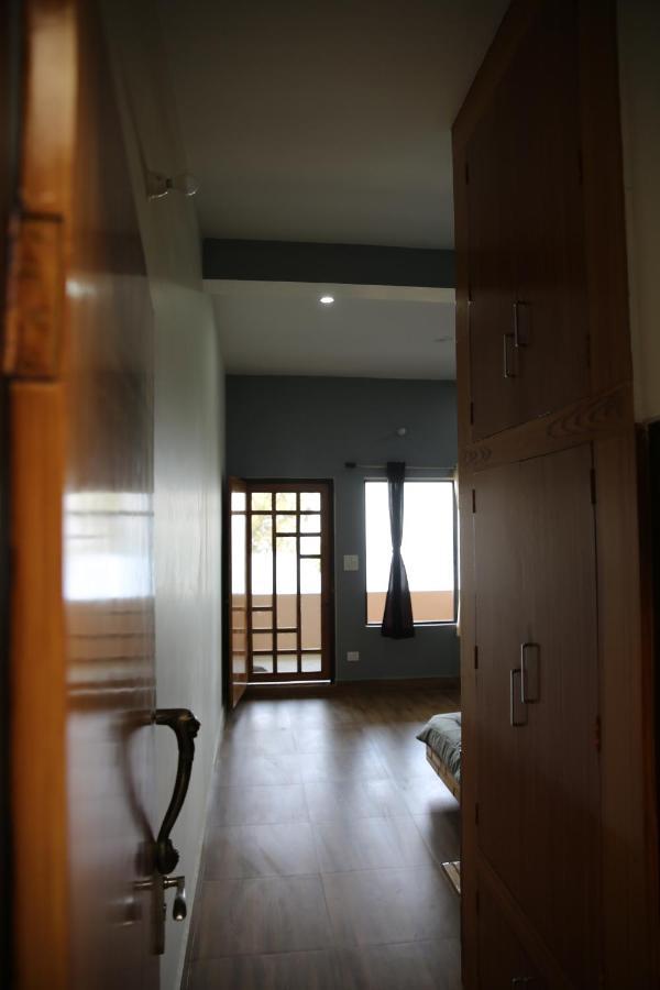 The Buransh Inn 알모라 외부 사진