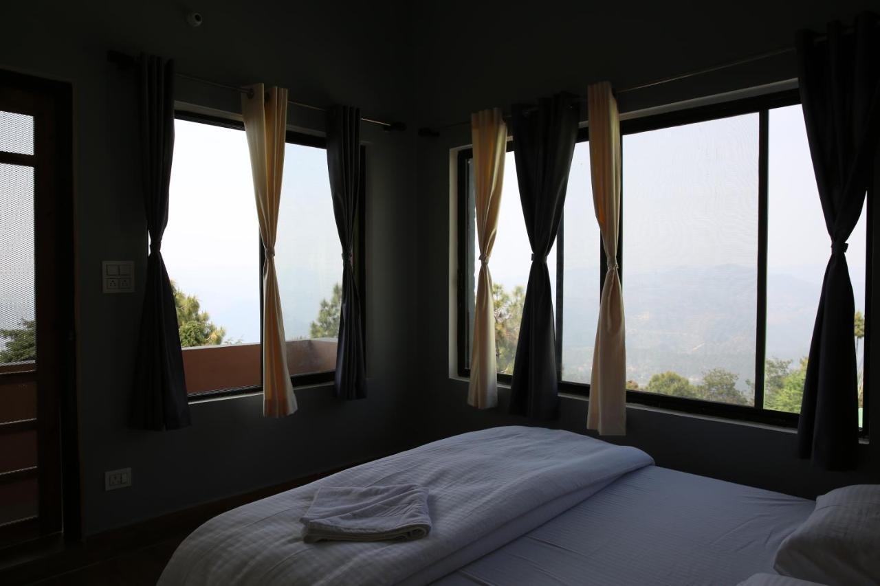 The Buransh Inn 알모라 외부 사진