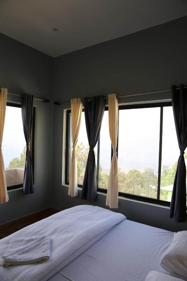 The Buransh Inn 알모라 외부 사진