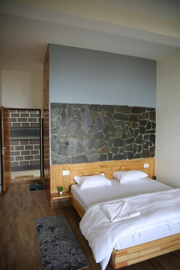 The Buransh Inn 알모라 외부 사진