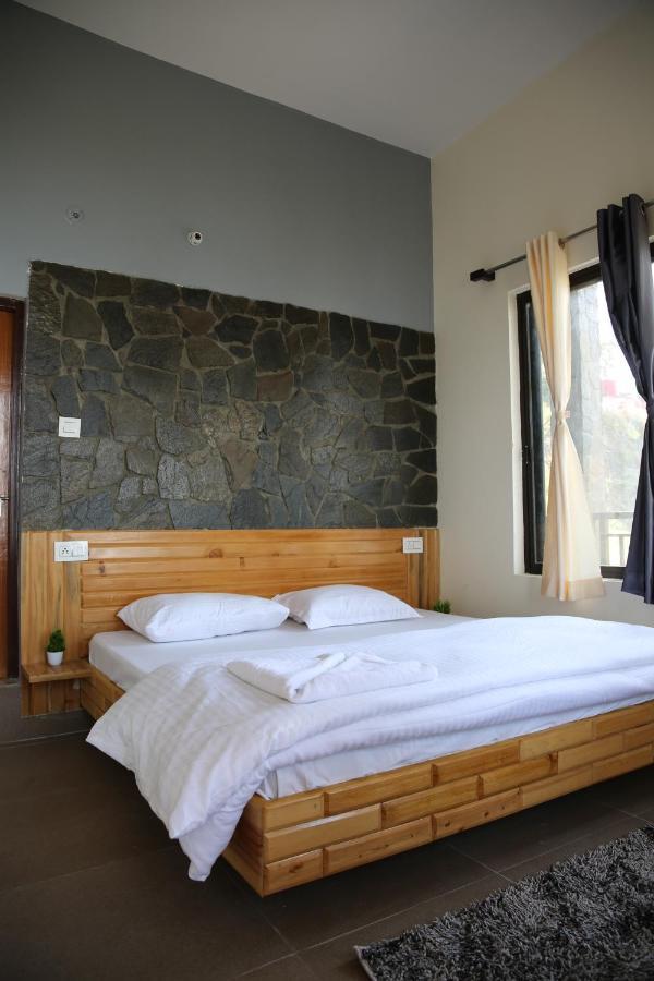 The Buransh Inn 알모라 외부 사진