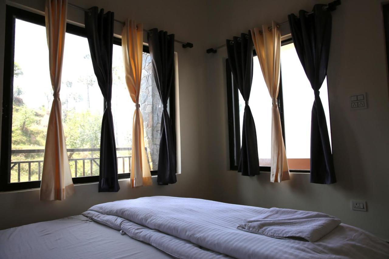The Buransh Inn 알모라 외부 사진
