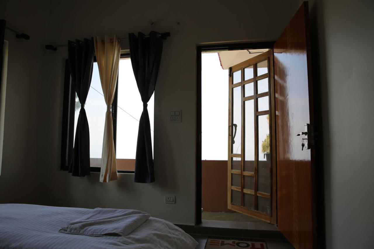 The Buransh Inn 알모라 외부 사진